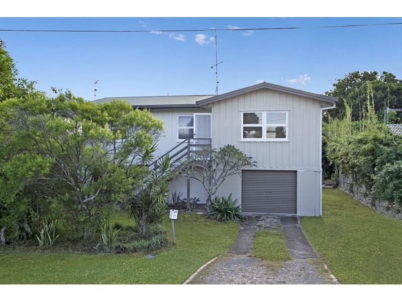17 Allawah Avenue, Palm Beach QLD 4221