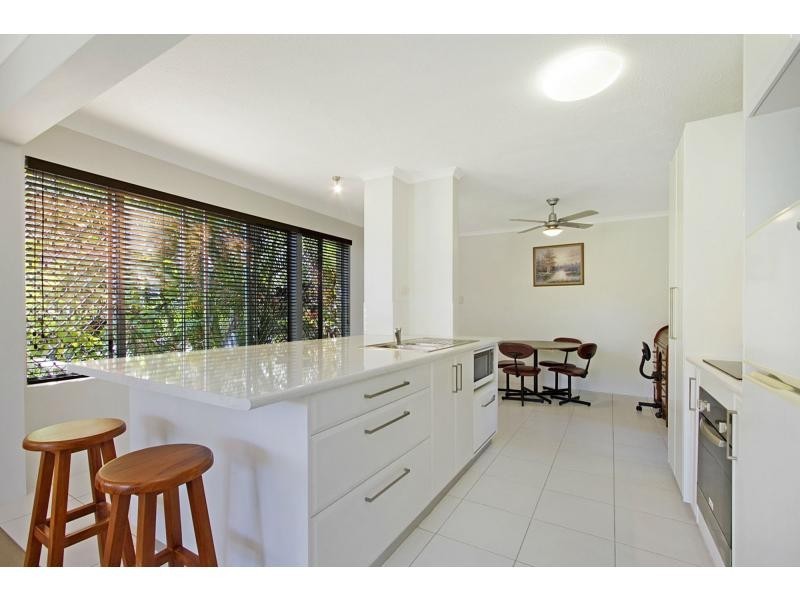 4/18 Ikkina Road, Burleigh Heads QLD 4220