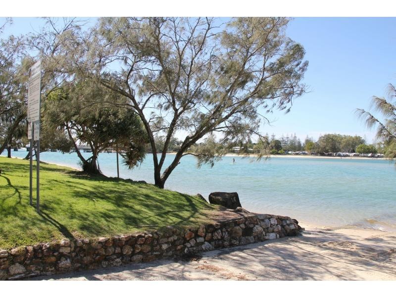 4/18 Ikkina Road, Burleigh Heads QLD 4220