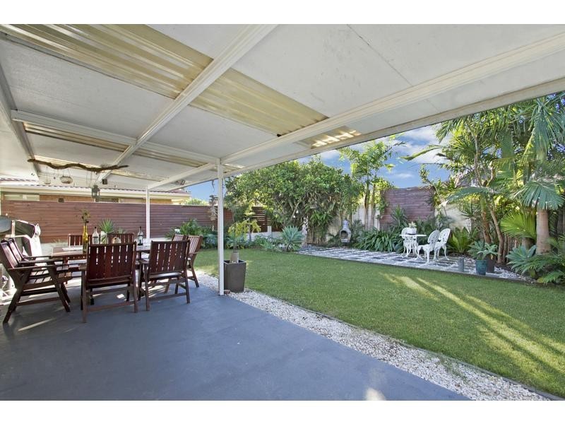2/3 Peacock Place, Burleigh Waters QLD 4220