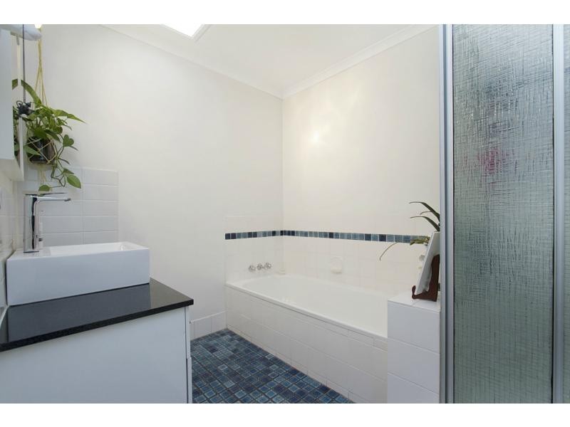 2/3 Peacock Place, Burleigh Waters QLD 4220