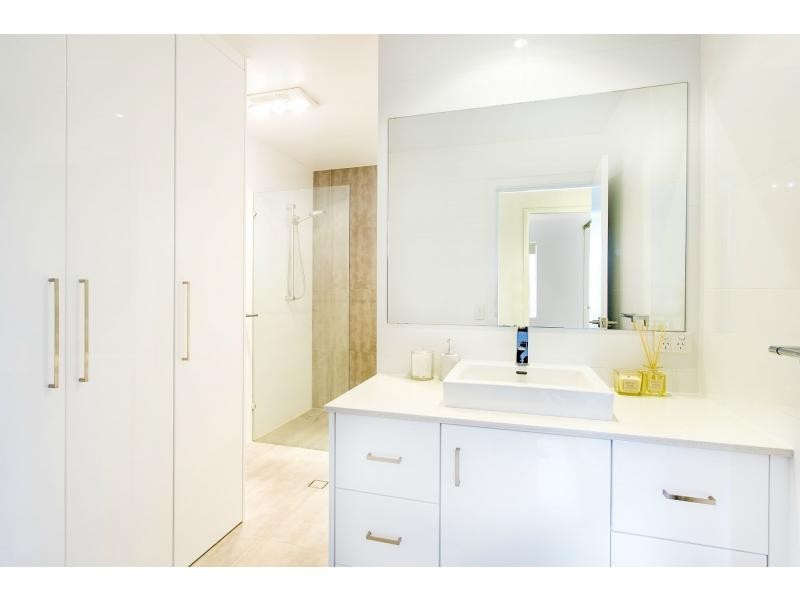 7/5 Christine Avenue, Miami QLD 4220