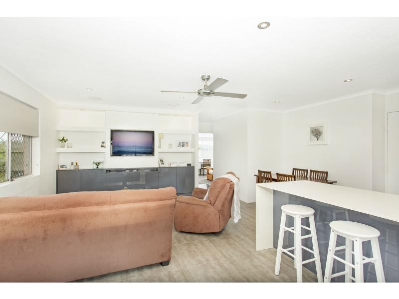 7/5 Christine Avenue, Miami QLD 4220