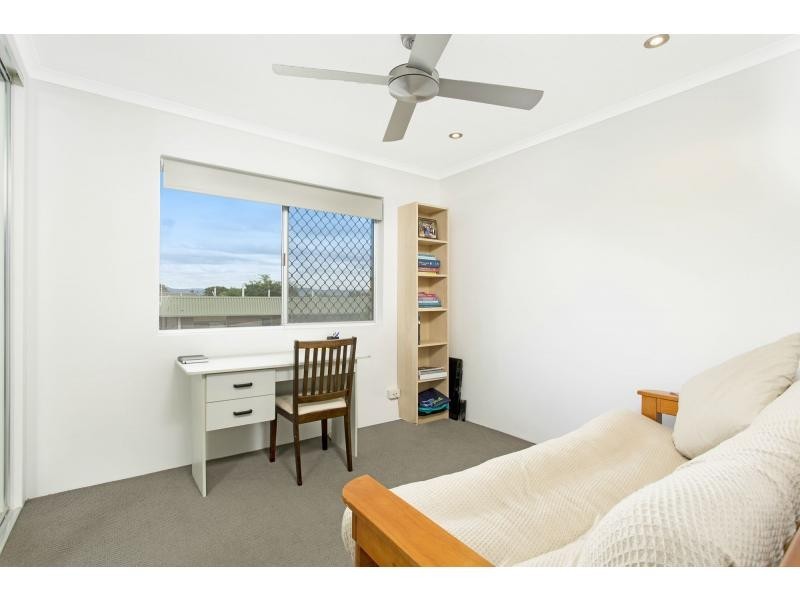 7/5 Christine Avenue, Miami QLD 4220