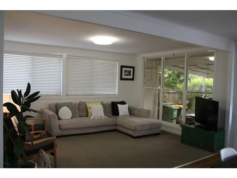 32 Sixth Avenue, Palm Beach QLD 4221