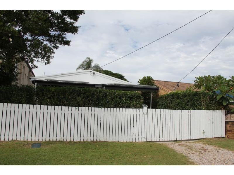 32 Sixth Avenue, Palm Beach QLD 4221