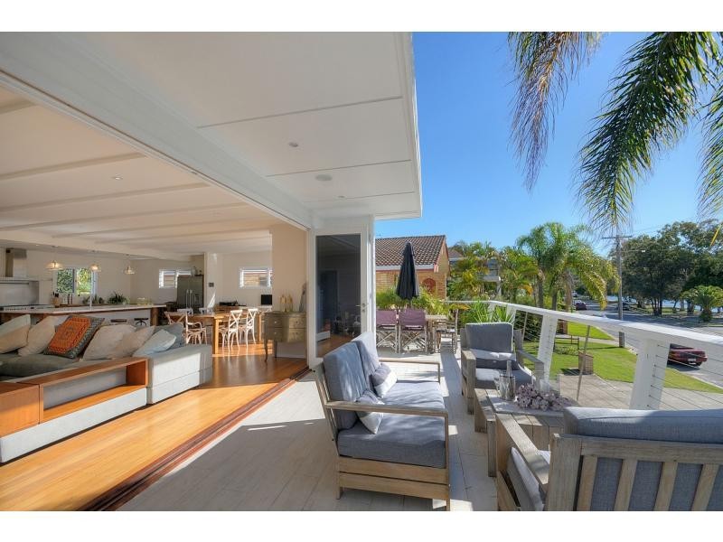 14 Murlong Crescent, Palm Beach QLD 4221