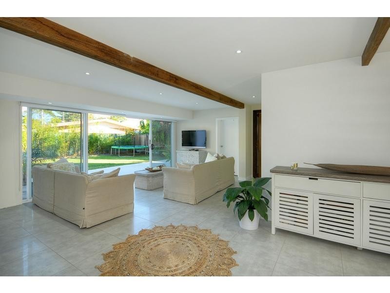 14 Murlong Crescent, Palm Beach QLD 4221