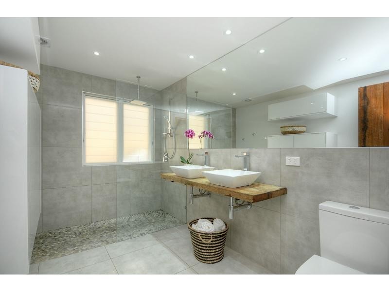 14 Murlong Crescent, Palm Beach QLD 4221
