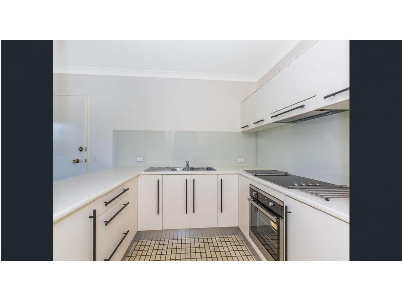 6/4 Murlong Cres, Palm Beach QLD 4221
