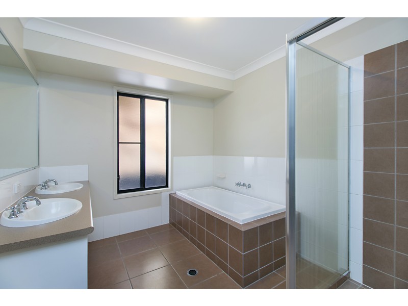17 Tiarnna Cl, Burleigh Heads QLD 4220