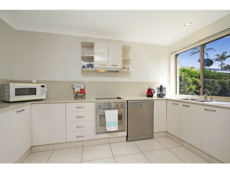 2/6 Albion Avenue, Miami QLD 4220