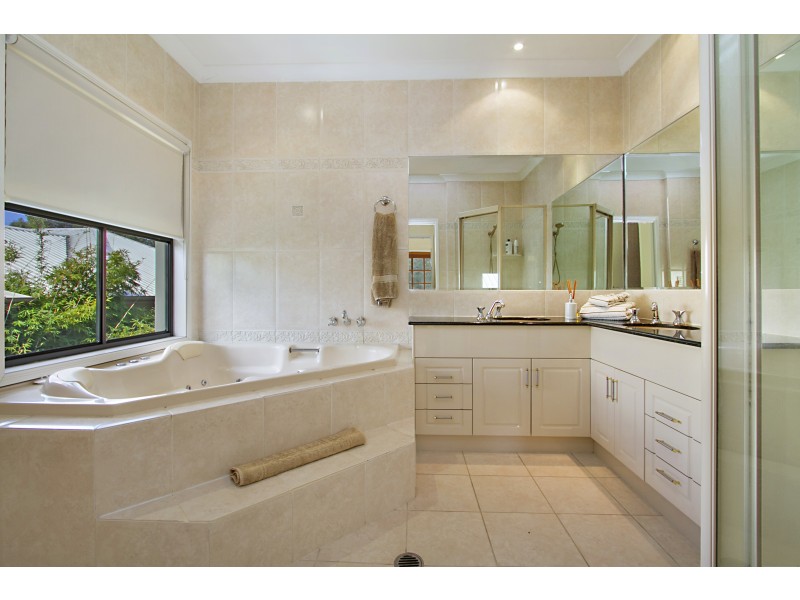 29 River Cove Pl, Helensvale QLD 4212