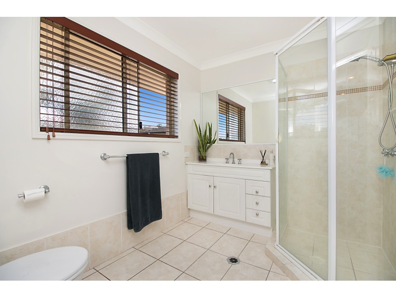 11 Tiarnna Cl, Burleigh Heads QLD 4220