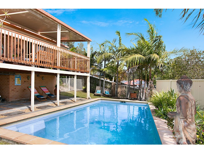 11 Tiarnna Cl, Burleigh Heads QLD 4220
