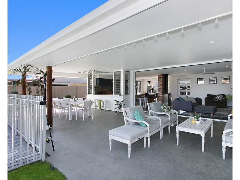 176 Acanthus Ave, Burleigh Waters QLD 4220