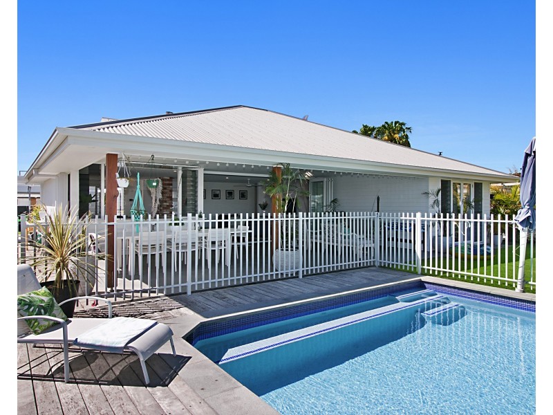 176 Acanthus Ave, Burleigh Waters QLD 4220