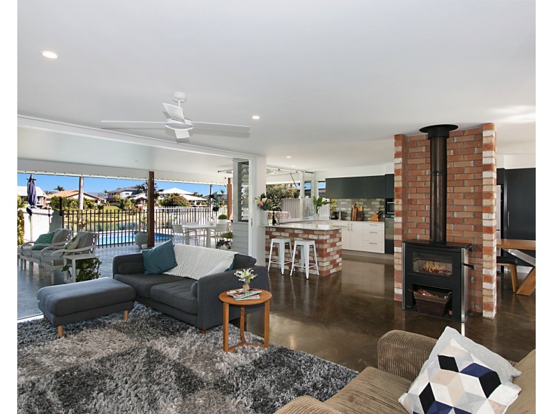 176 Acanthus Ave, Burleigh Waters QLD 4220