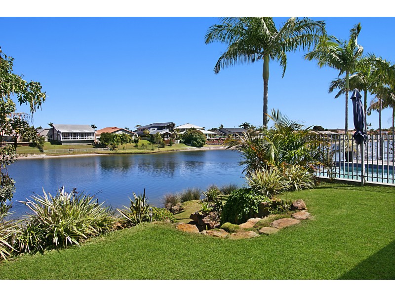 176 Acanthus Ave, Burleigh Waters QLD 4220