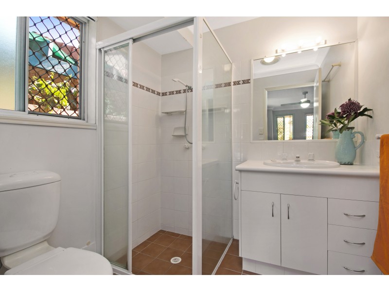 12 Typha Pl, Elanora QLD 4221