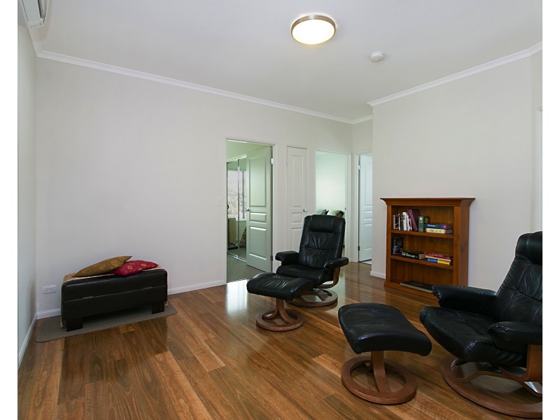 5 Kambah Pl, Reedy Creek QLD 4227