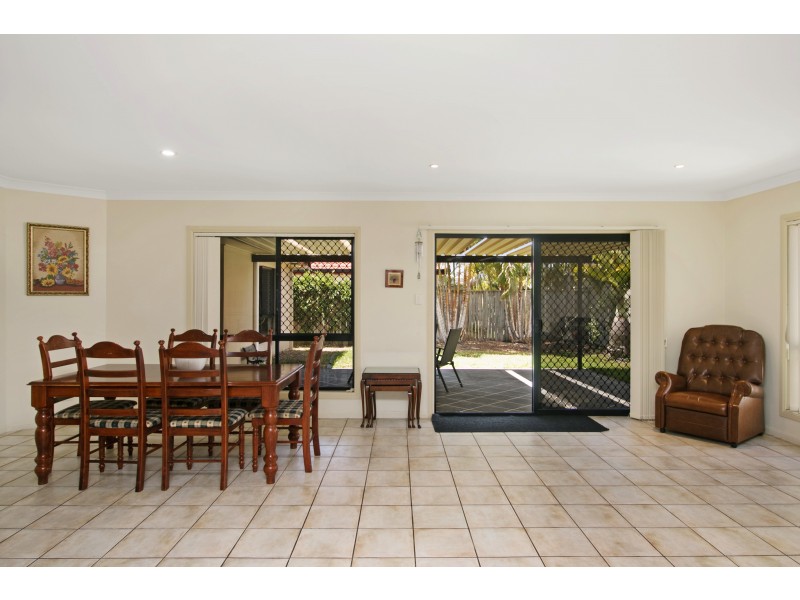 6 Tropicana Cct, Burleigh Waters QLD 4220