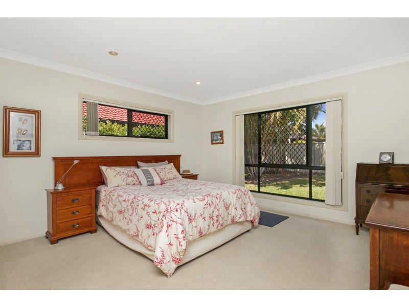 6 Tropicana Cct, Burleigh Waters QLD 4220