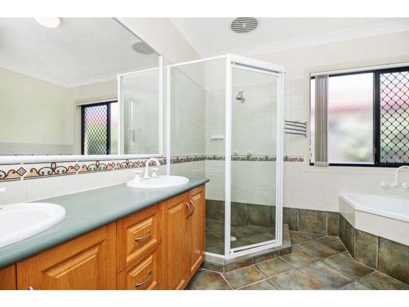 6 Tropicana Cct, Burleigh Waters QLD 4220