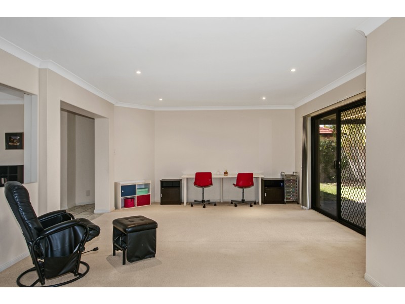 6 Tropicana Cct, Burleigh Waters QLD 4220