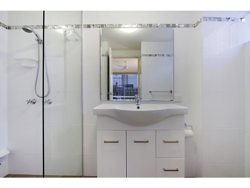 1/53 Hayle Street, Burleigh Heads QLD 4220