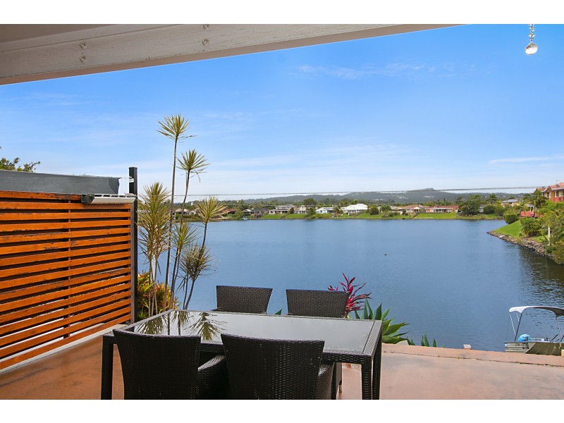 2/276 Christine Ave, Varsity Lakes QLD 4227