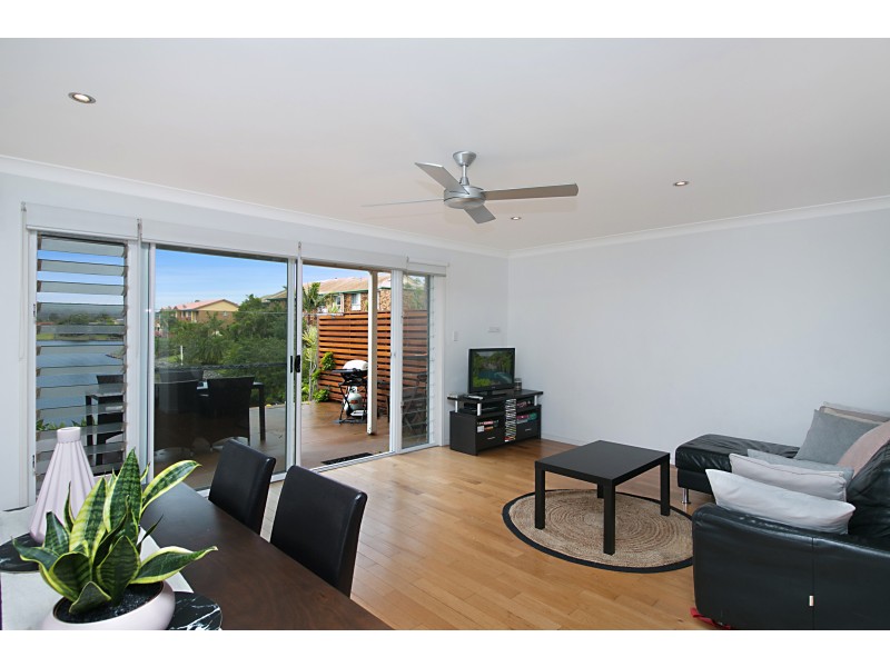 2/276 Christine Ave, Varsity Lakes QLD 4227