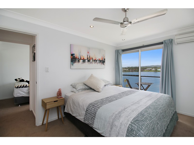 2/276 Christine Ave, Varsity Lakes QLD 4227