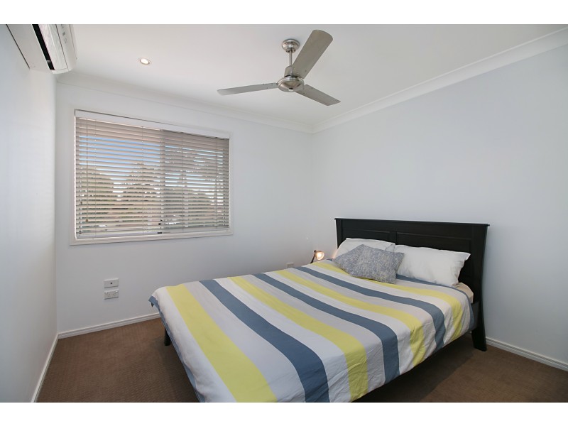 2/276 Christine Ave, Varsity Lakes QLD 4227