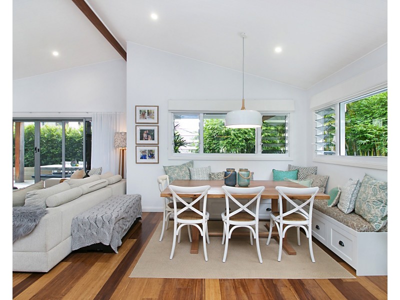 5 Barwon St, Burleigh Waters QLD 4220