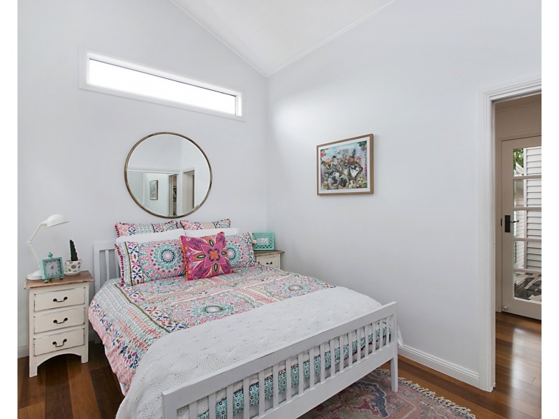 5 Barwon St, Burleigh Waters QLD 4220