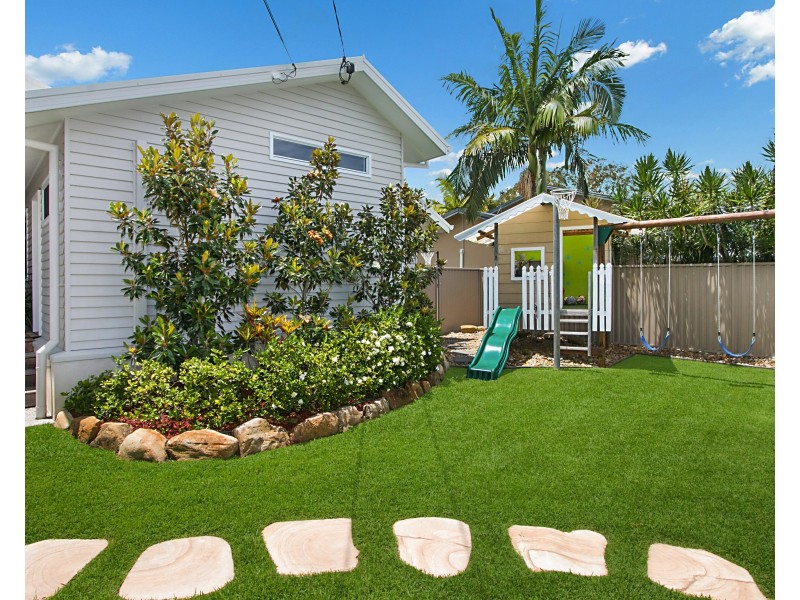 5 Barwon St, Burleigh Waters QLD 4220