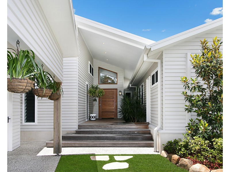 5 Barwon St, Burleigh Waters QLD 4220