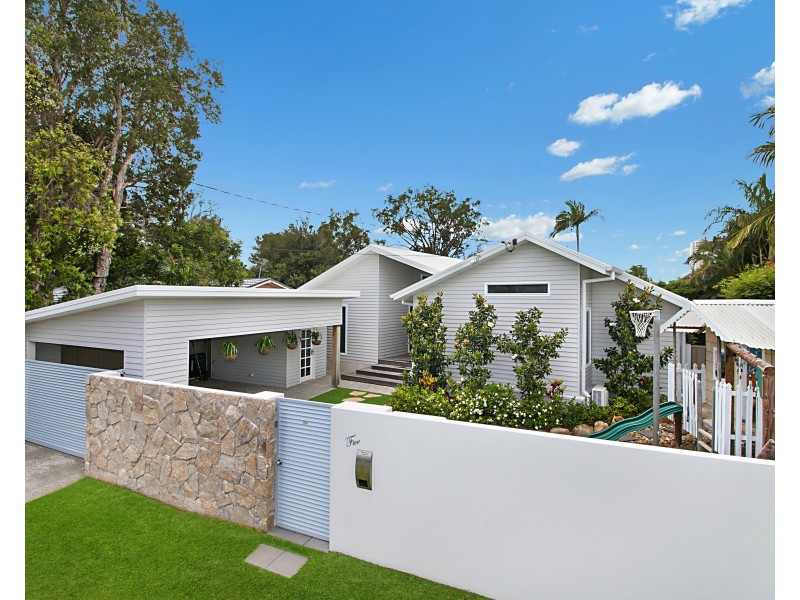 5 Barwon St, Burleigh Waters QLD 4220