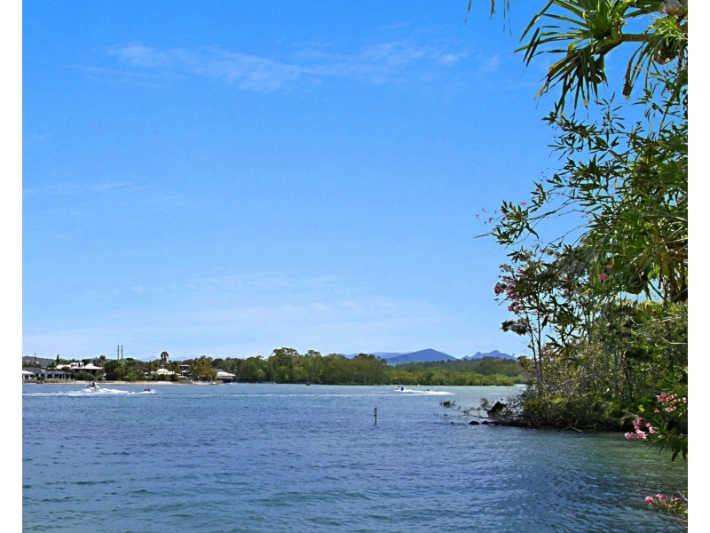 2/28 Djerral Ave, Burleigh Heads QLD 4220