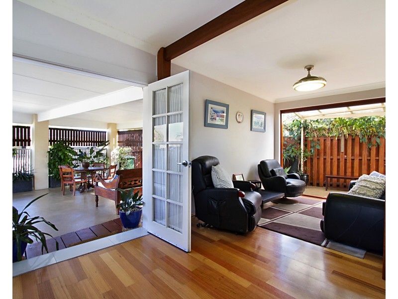 1/41 Boodera St, Palm Beach QLD 4221