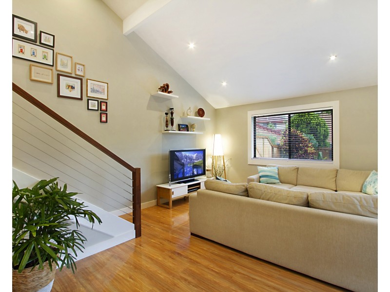 1/5 Sunbird St, Burleigh Waters QLD 4220