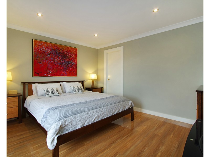 1/5 Sunbird St, Burleigh Waters QLD 4220