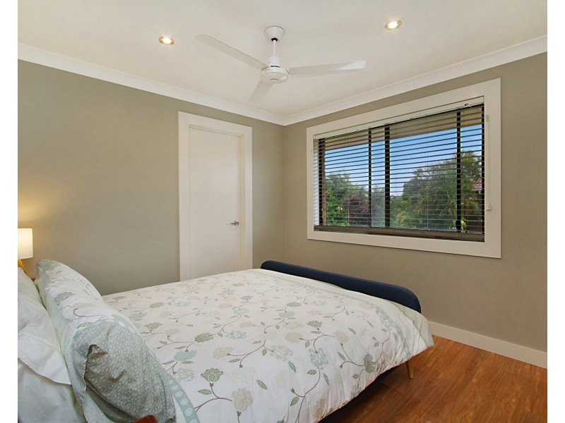 1/5 Sunbird St, Burleigh Waters QLD 4220