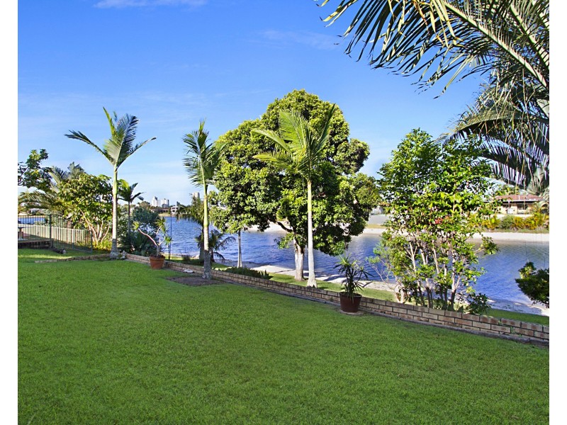 250 Acanthus Ave, Burleigh Waters QLD 4220