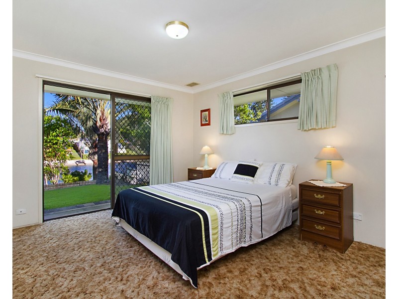 250 Acanthus Ave, Burleigh Waters QLD 4220