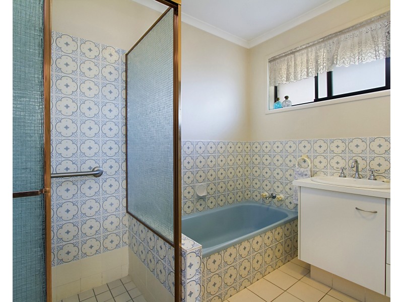 250 Acanthus Ave, Burleigh Waters QLD 4220