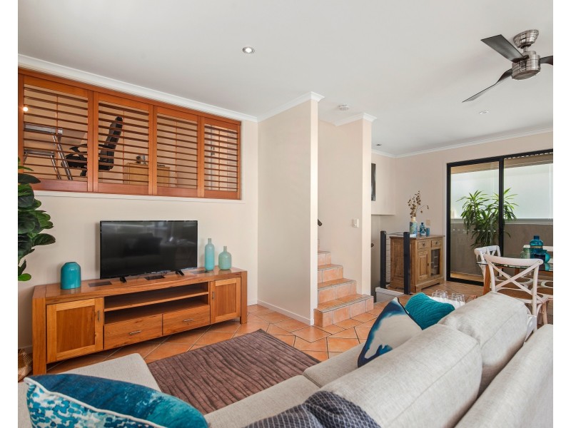 2/48 Hill Ave, Burleigh Heads QLD 4220