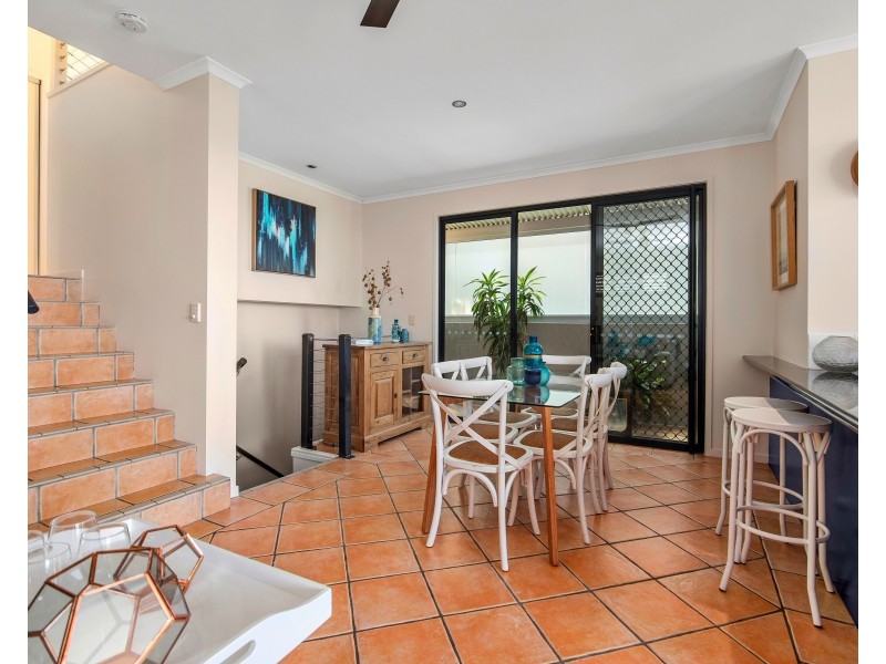 2/48 Hill Ave, Burleigh Heads QLD 4220