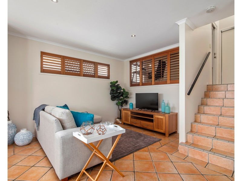 2/48 Hill Ave, Burleigh Heads QLD 4220